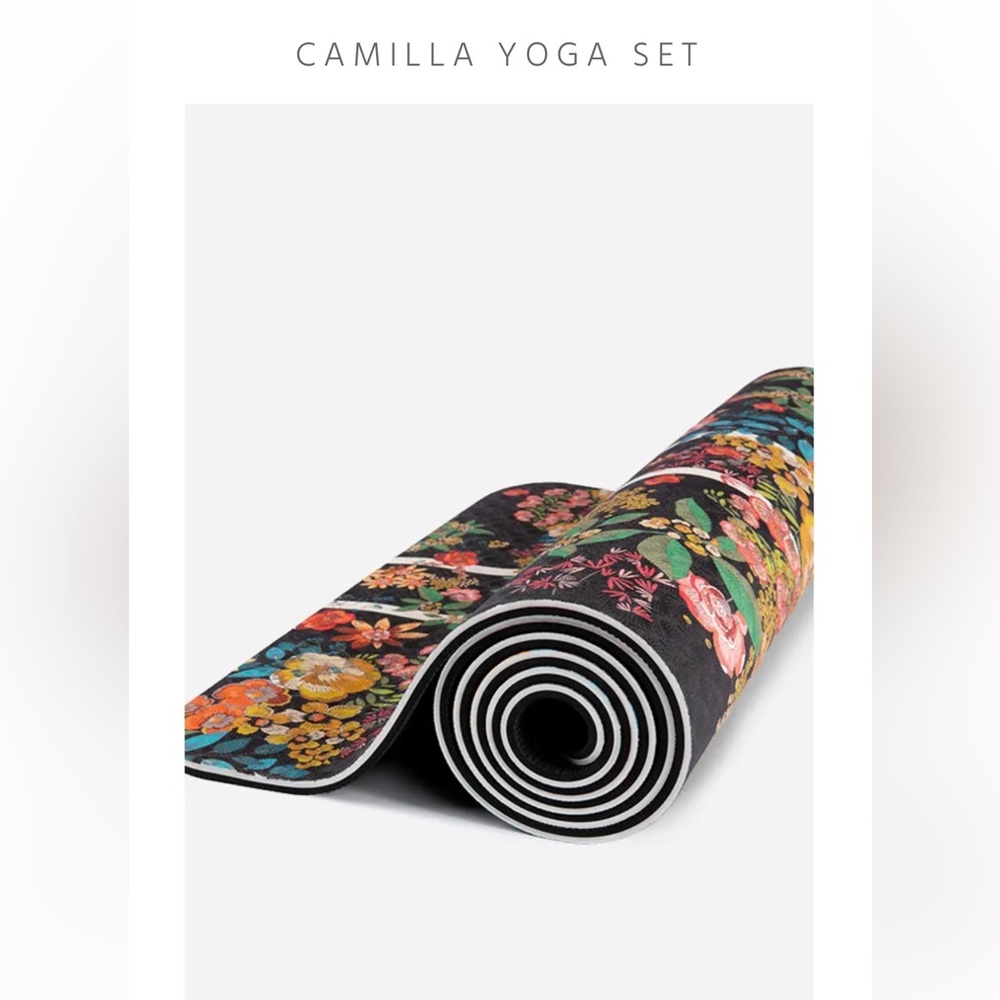 Johnny Was Yoga Mat & Carrying Bag. - Picture 3 of 4